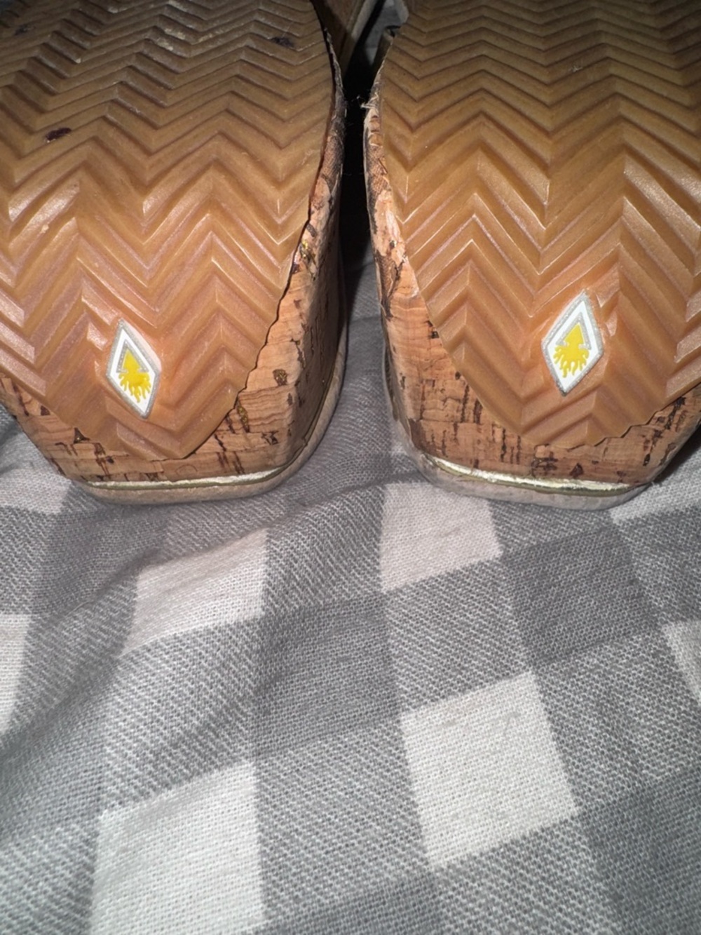 Volatile Metallic Gold Wedge Thong Sandals size 10 - Picture 2 of 6
